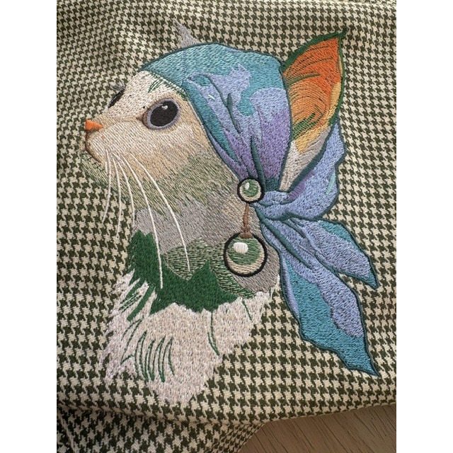 Cat with a pearl earring