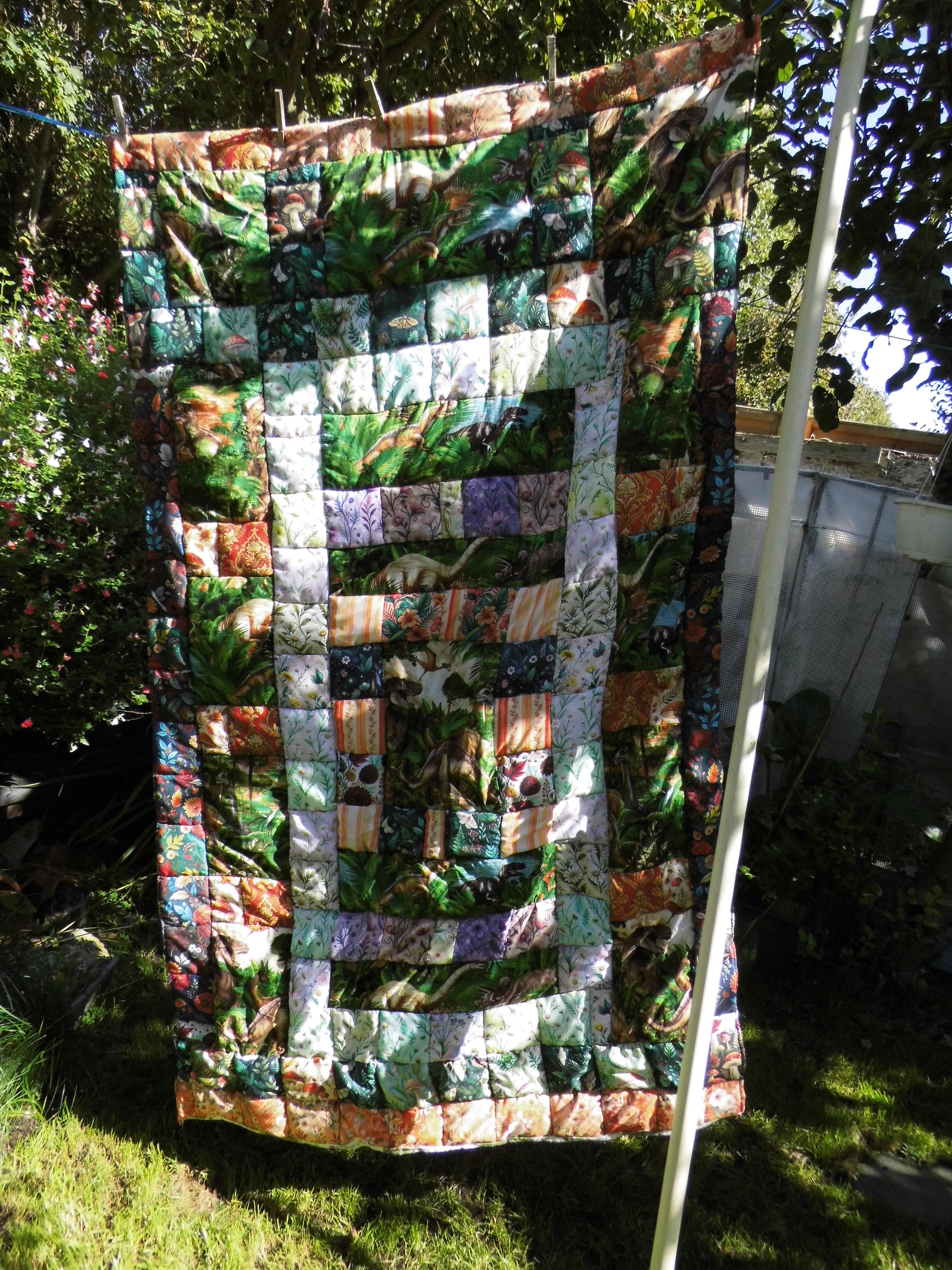 Dino-saw-russ! quilt 