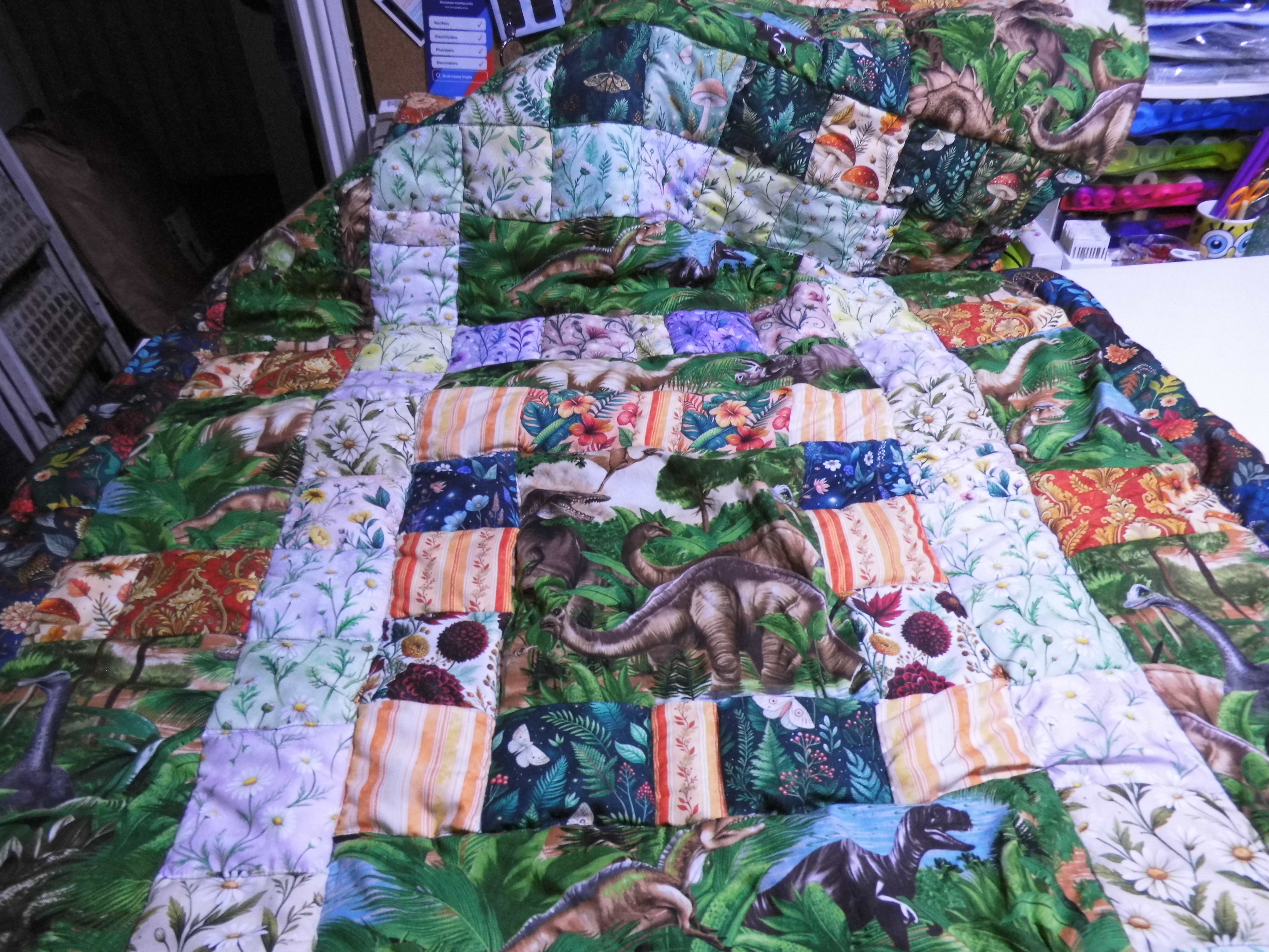Dino-saw-russ! quilt 