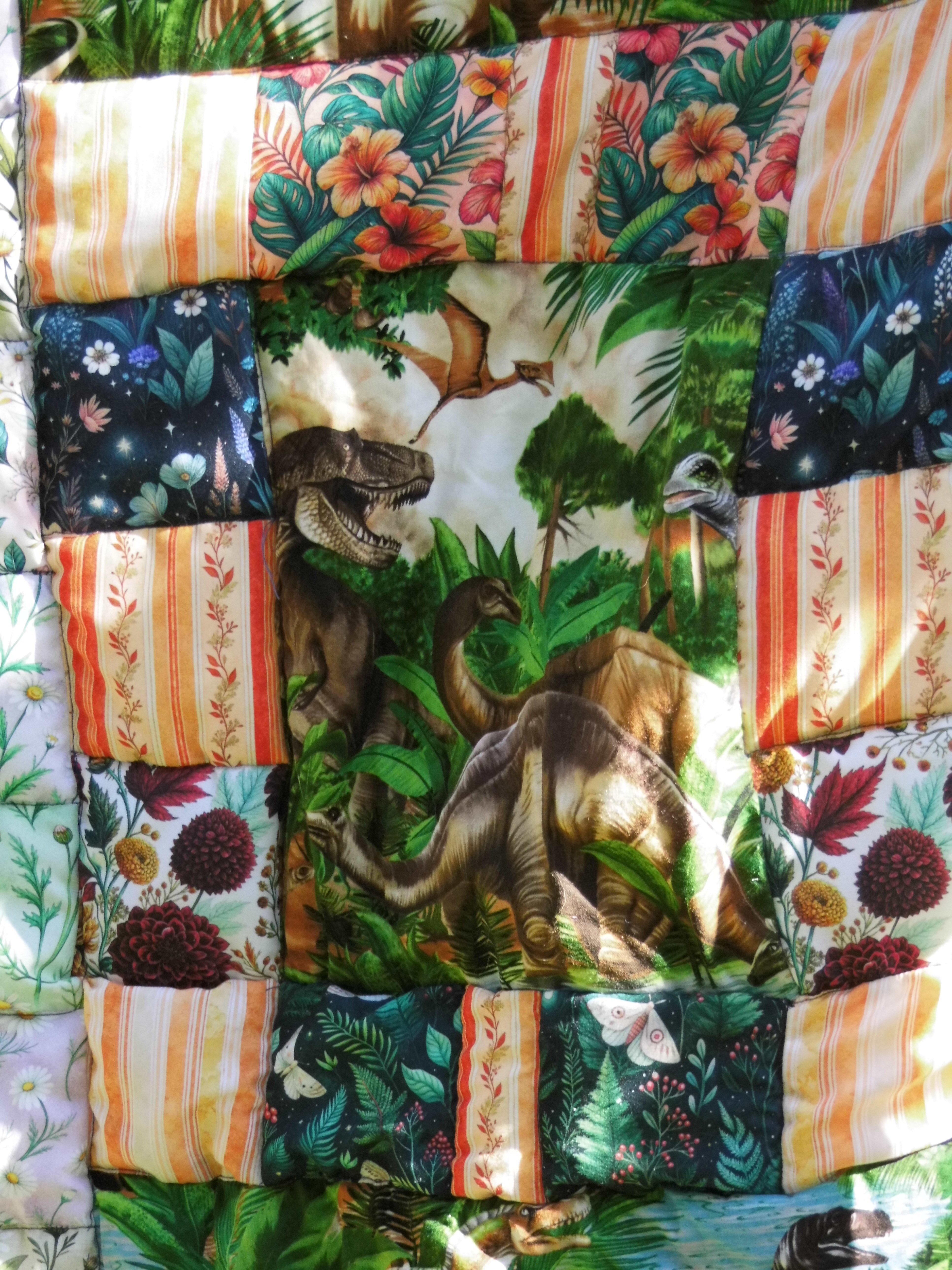 Dino-saw-russ! quilt 